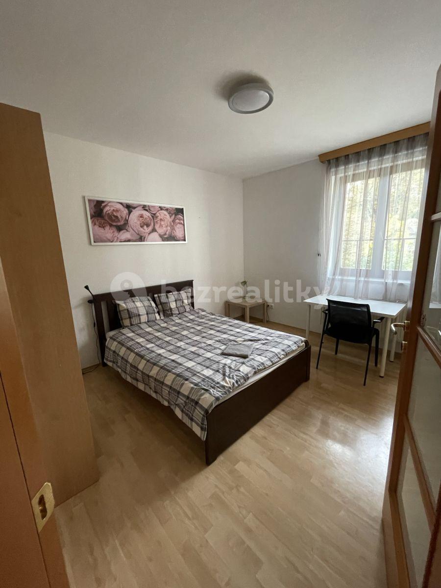 Prenájom bytu 4-izbový 112 m², na staré cestě, Praha, Praha