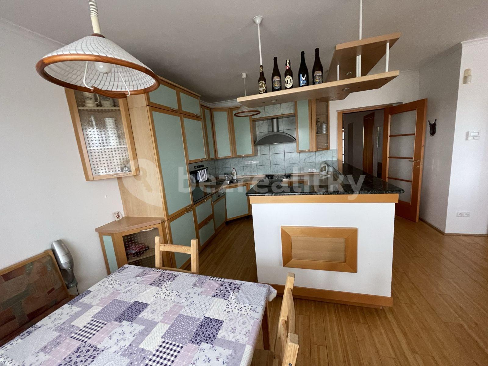 Prenájom bytu 4-izbový 112 m², na staré cestě, Praha, Praha