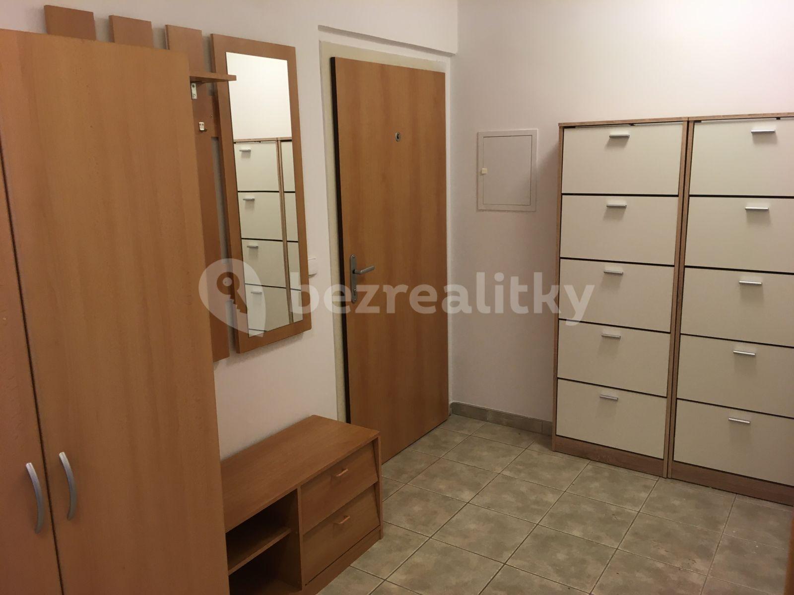 Prenájom bytu 3-izbový 65 m², Rostovská, Praha, Praha