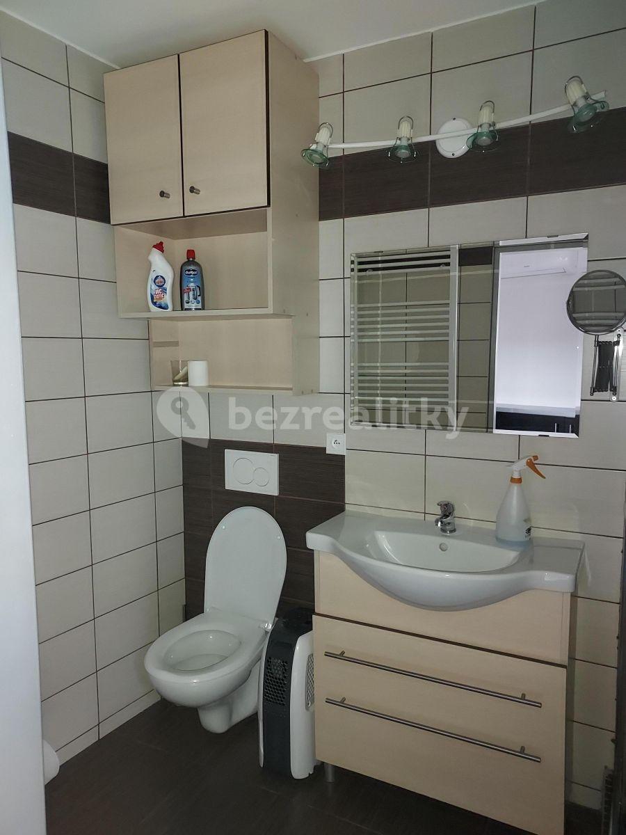 Prenájom bytu 1-izbový 32 m², Lípová, Ostopovice, Jihomoravský kraj