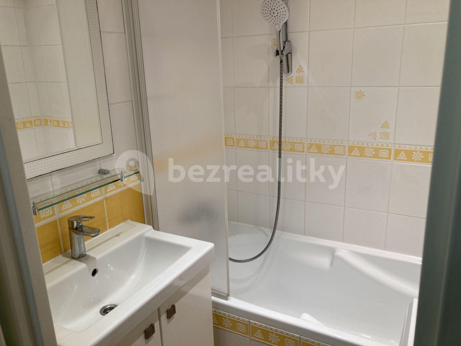 Prenájom bytu 1-izbový 37 m², Troilova, Praha, Praha