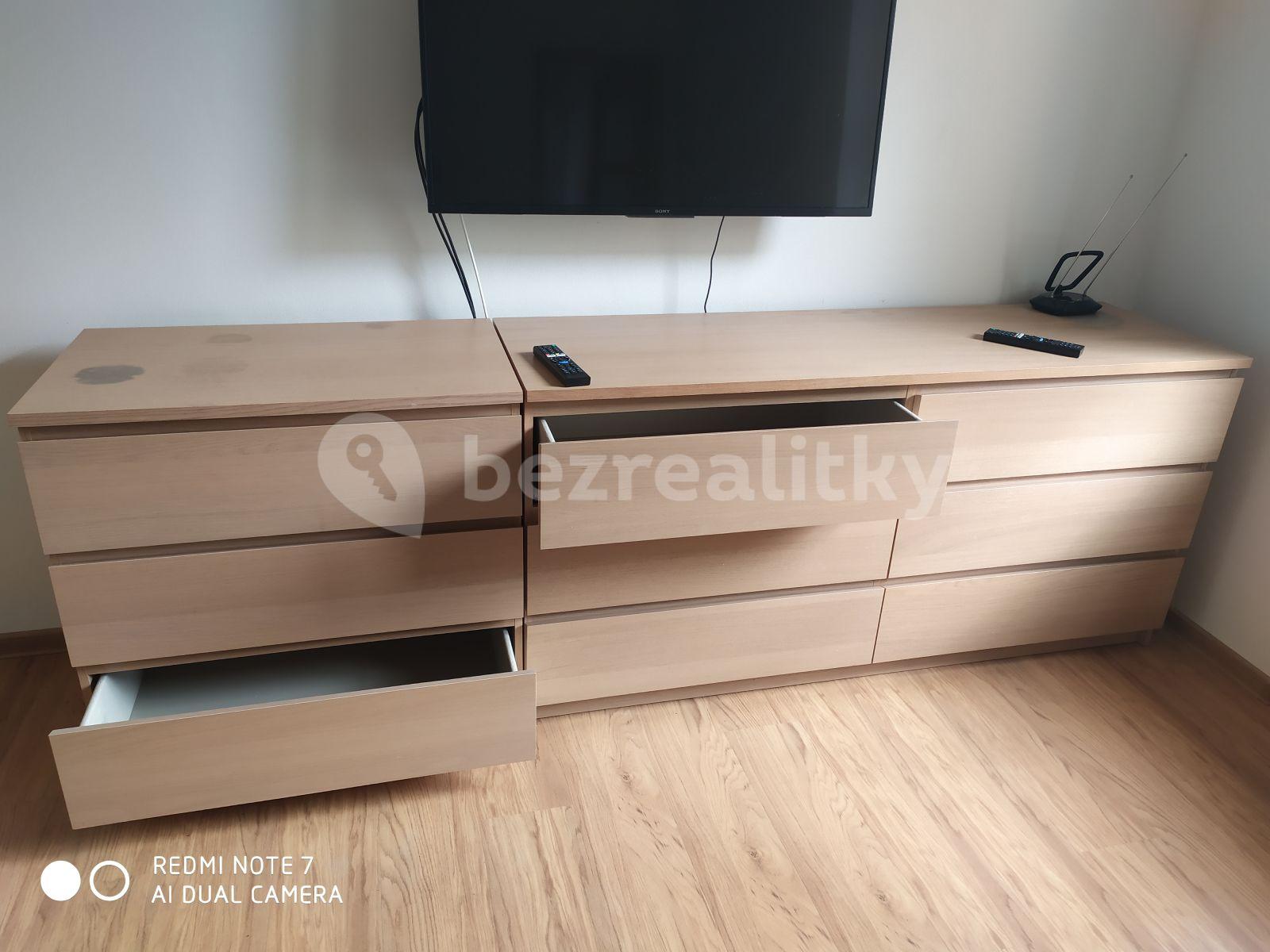 Prenájom bytu 3-izbový 74 m², Na okraji, Praha, Praha