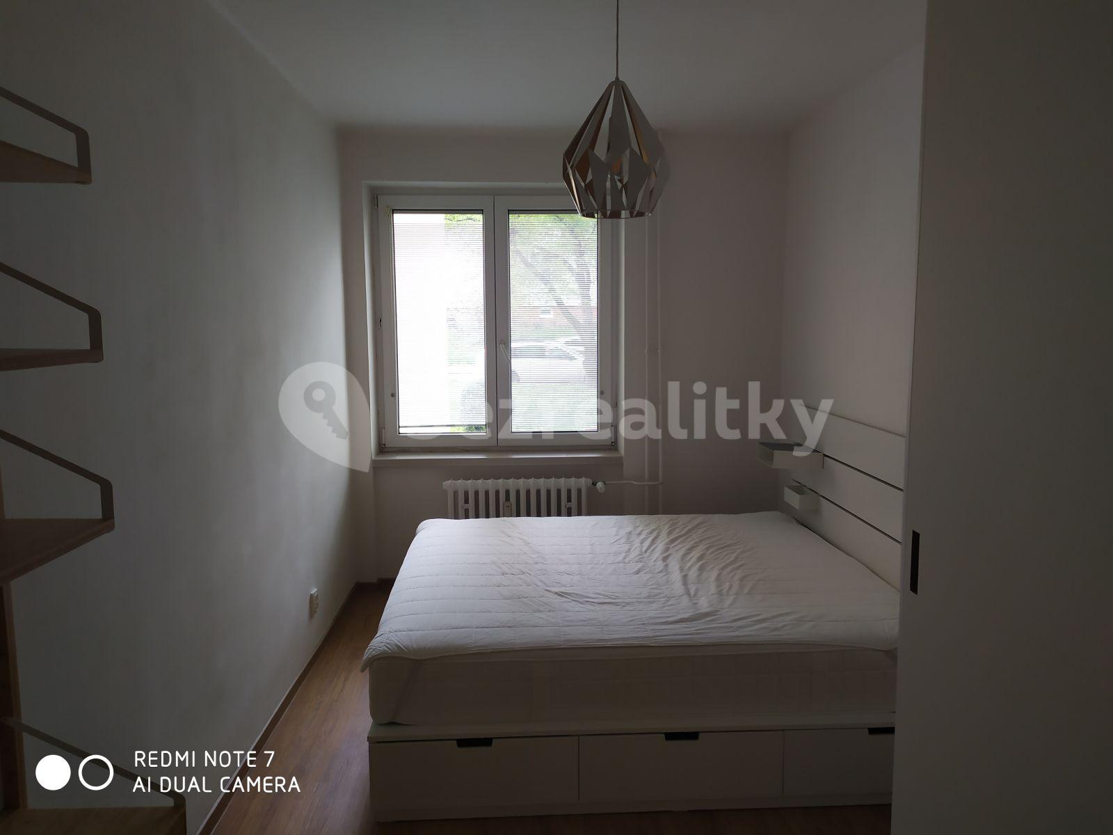 Prenájom bytu 3-izbový 74 m², Na okraji, Praha, Praha