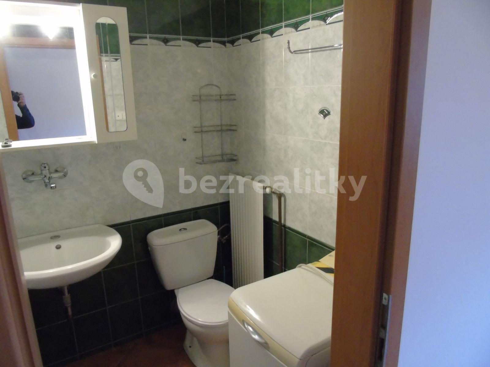 Prenájom bytu 1-izbový 48 m², Gutova, Praha, Praha