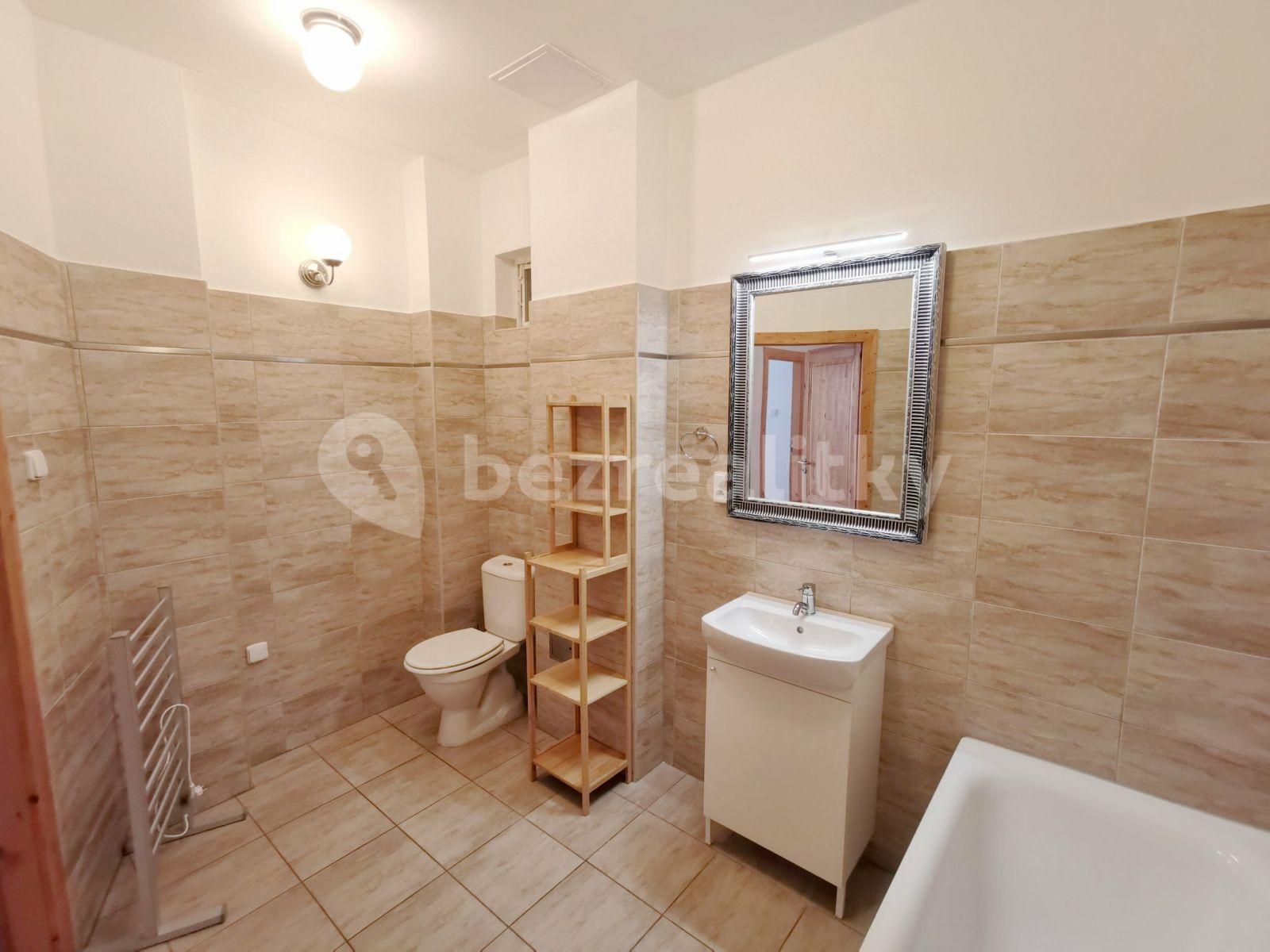 Prenájom bytu 3-izbový 64 m², Na Slovance, Praha, Praha