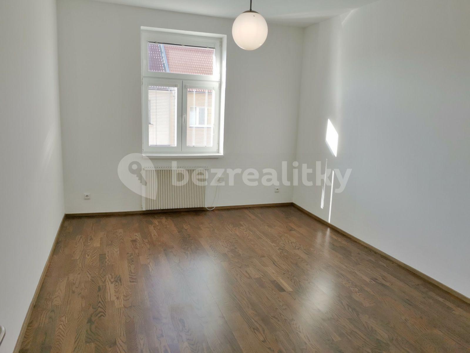 Prenájom bytu 3-izbový 64 m², Na Slovance, Praha, Praha