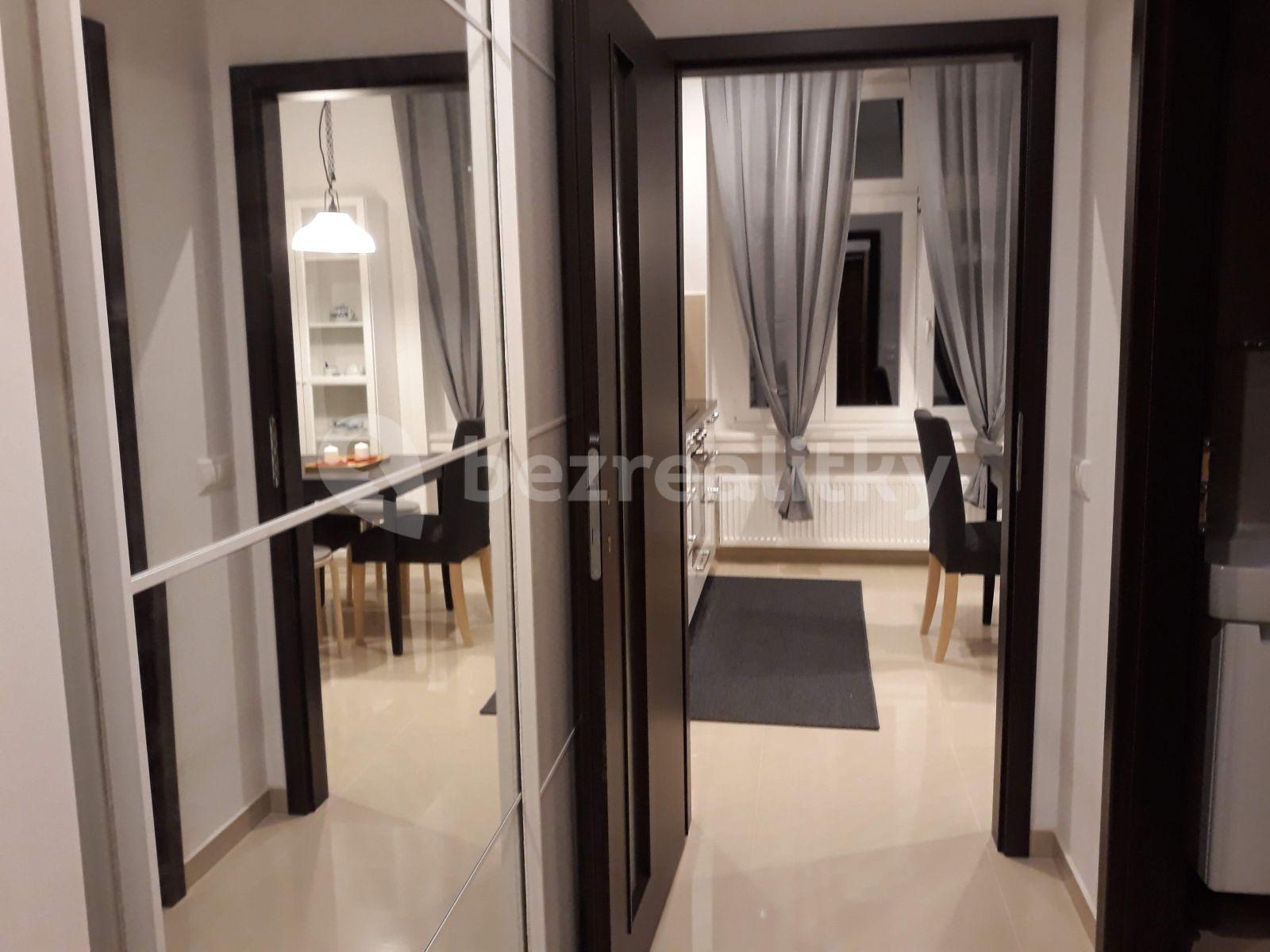 Prenájom bytu 2-izbový 54 m², Nuselská, Praha, Praha