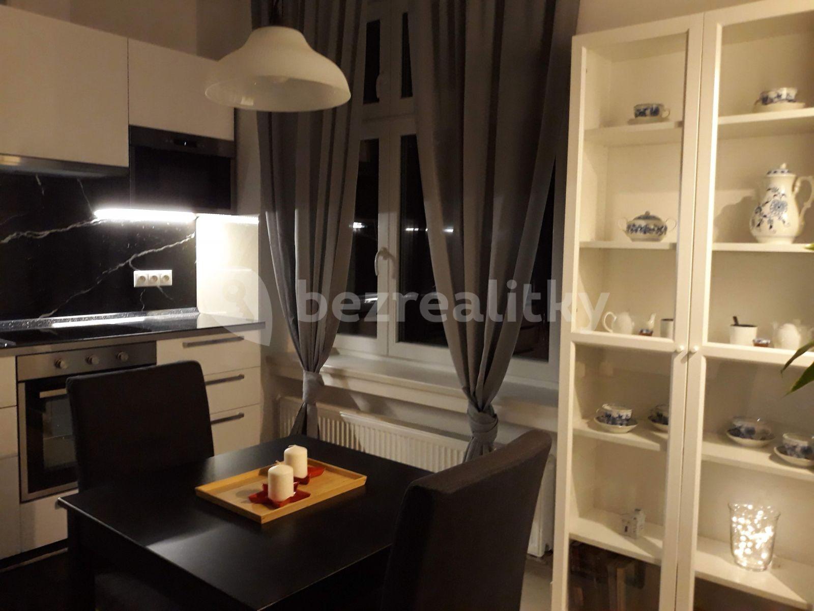 Prenájom bytu 2-izbový 54 m², Nuselská, Praha, Praha