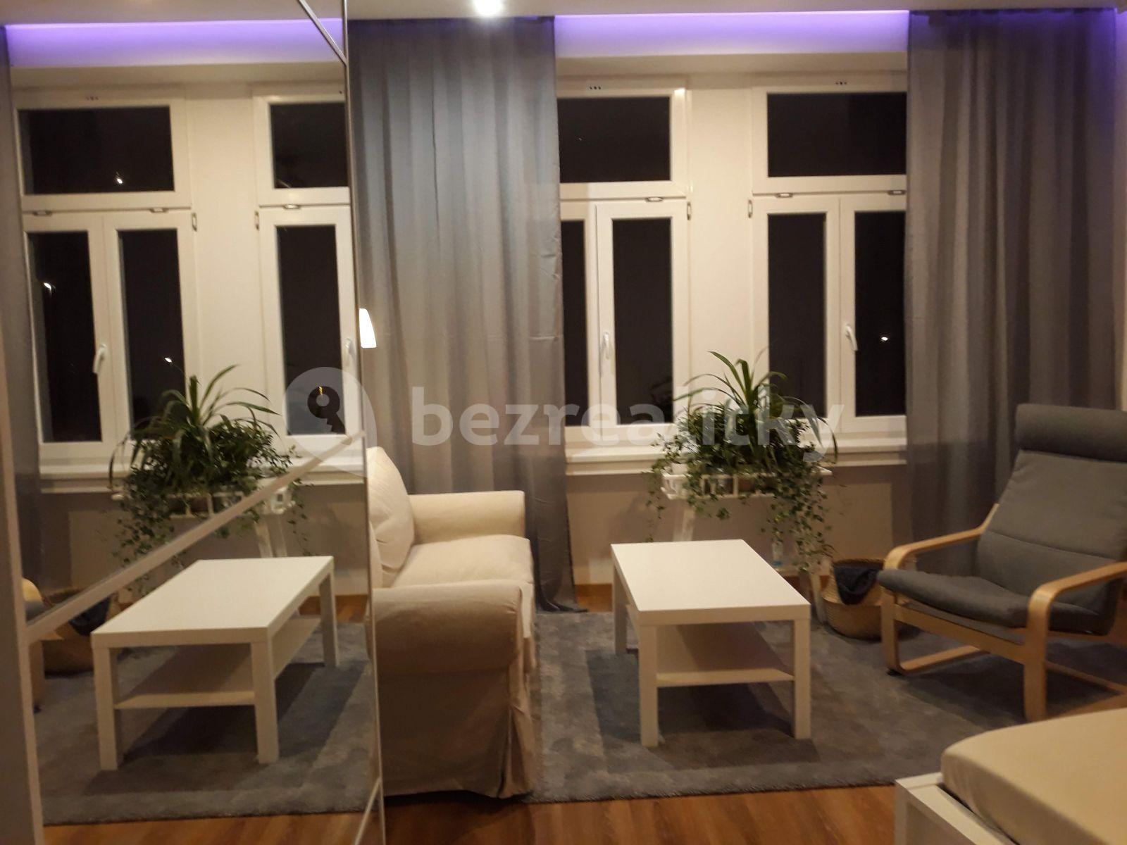 Prenájom bytu 2-izbový 54 m², Nuselská, Praha, Praha