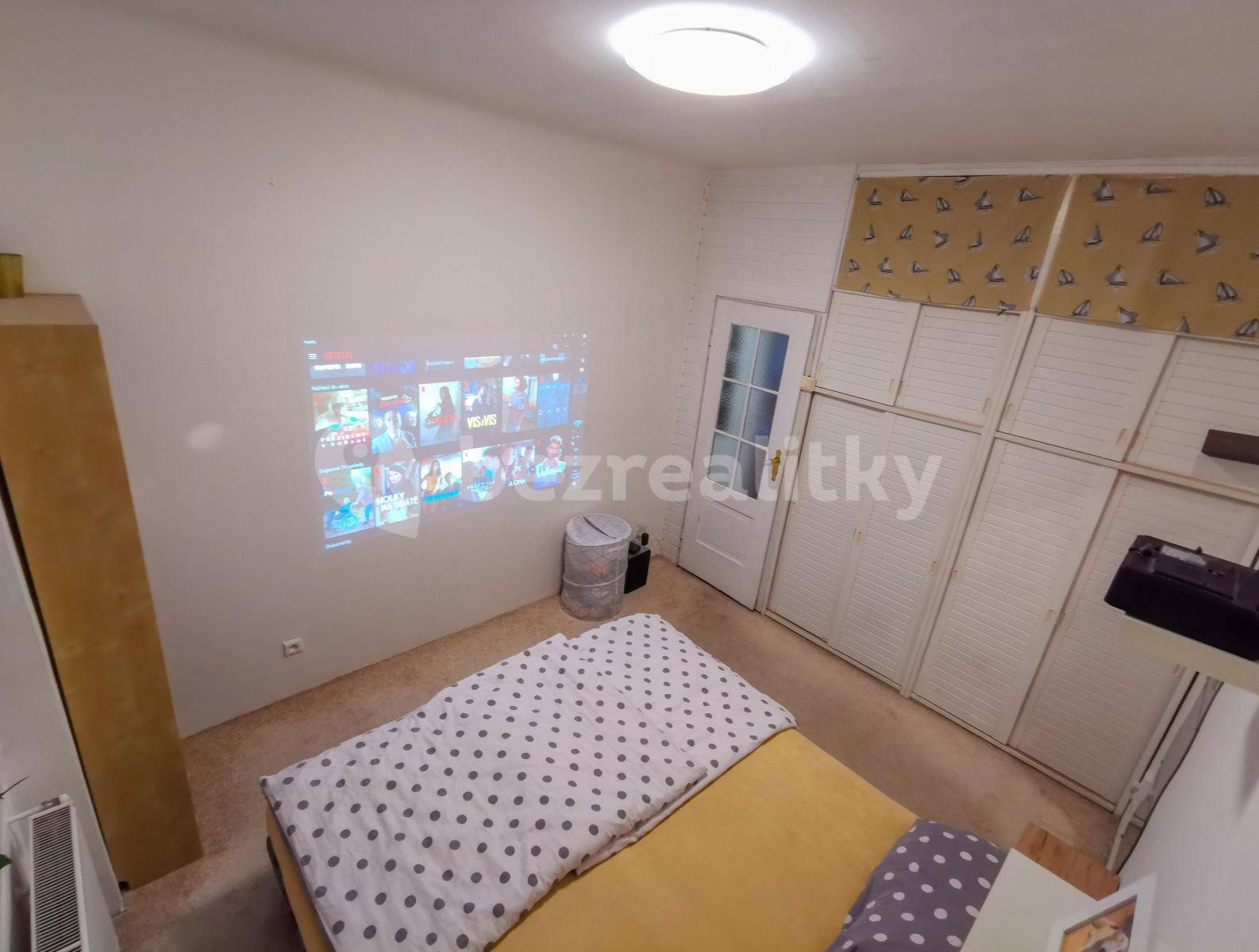 Prenájom bytu 2-izbový 55 m², Šaldova, Praha, Praha