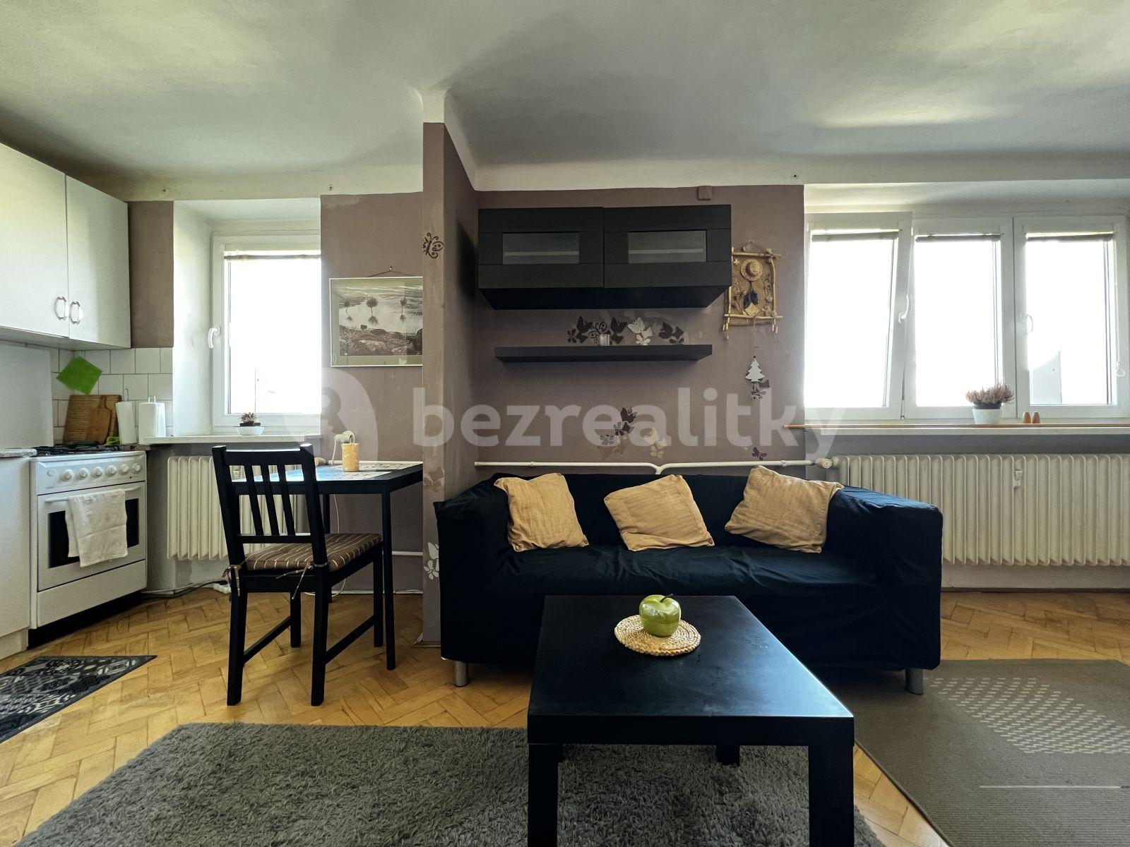 Prenájom bytu 1-izbový 34 m², Jeseniova, Praha, Praha