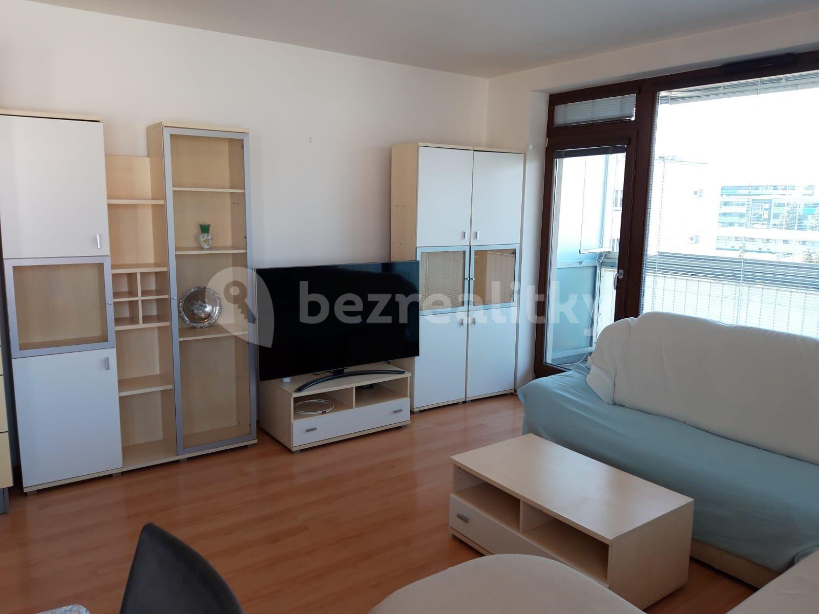 Prenájom bytu 3-izbový 84 m², Osadní, Praha, Praha