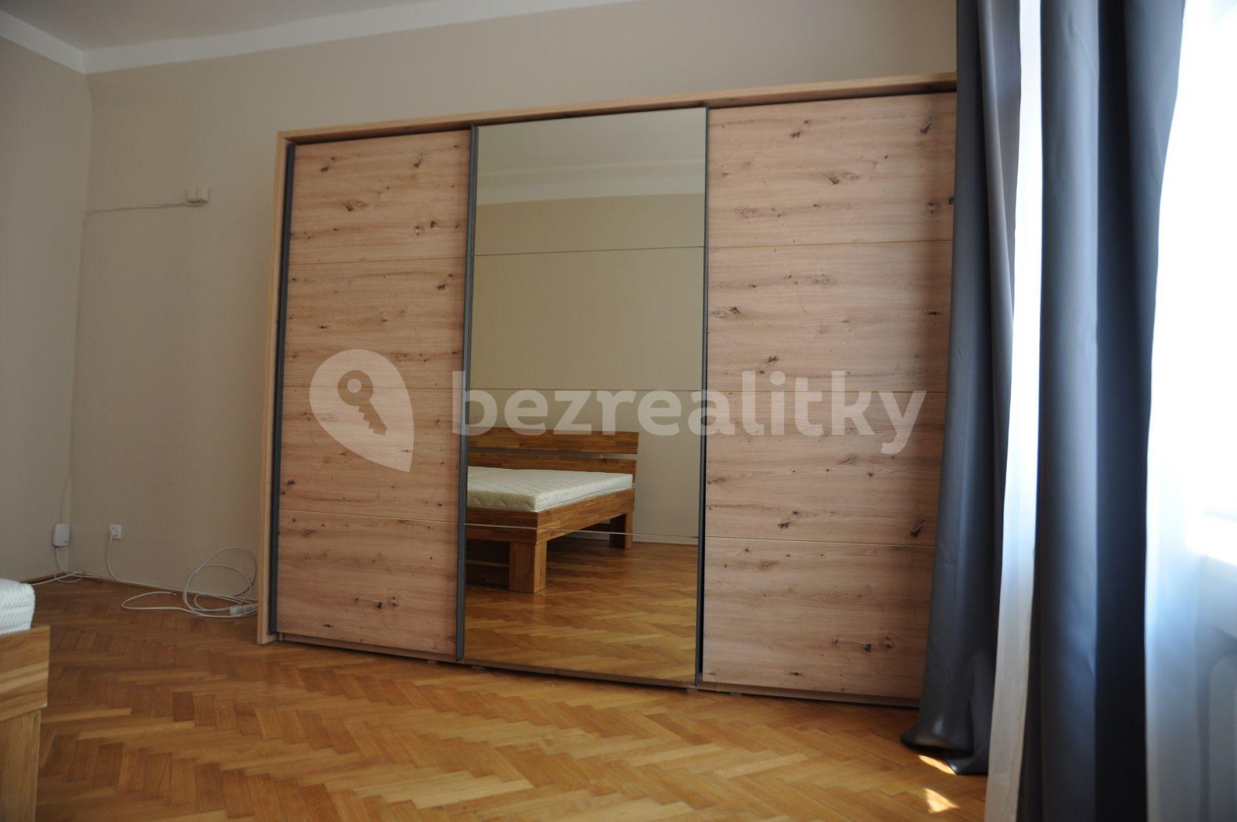 Prenájom bytu 2-izbový 68 m², Školská, Praha, Praha