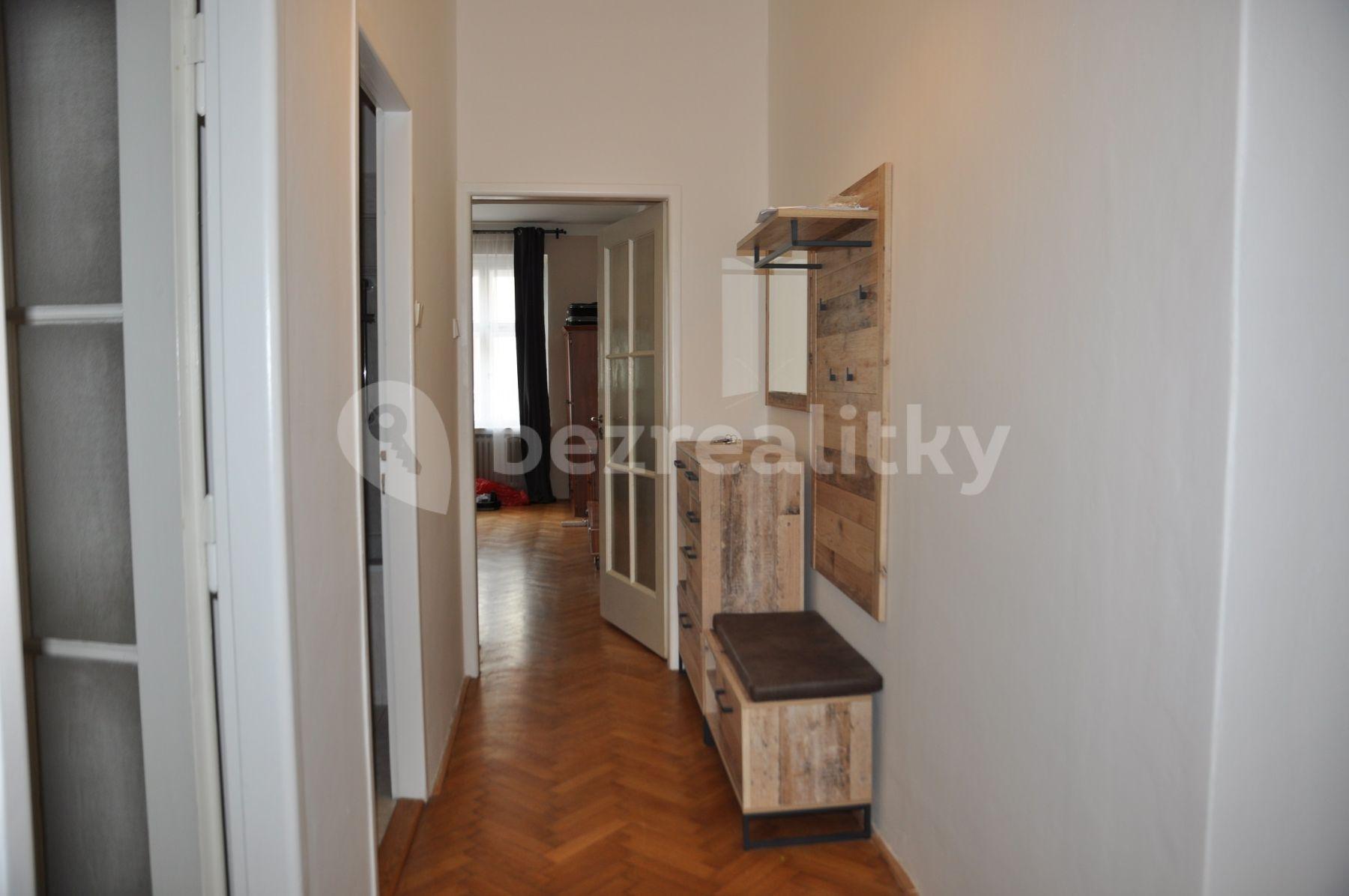 Prenájom bytu 2-izbový 68 m², Školská, Praha, Praha