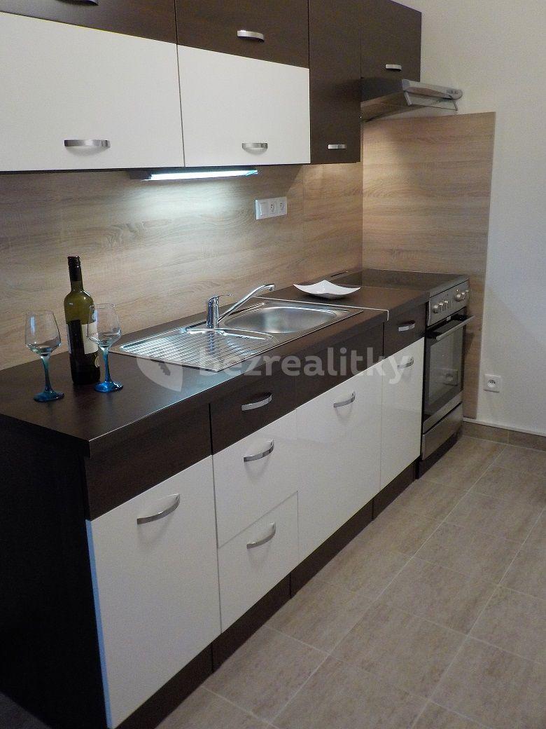 Prenájom bytu Garsoniéra 33 m², Janovská, Praha, Praha