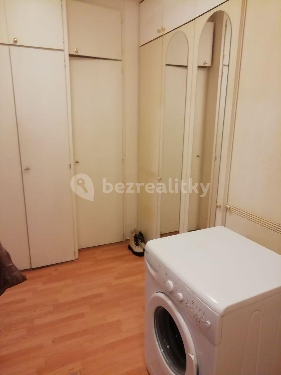 Prenájom bytu 2-izbový 47 m², Roškotova, Praha, Praha