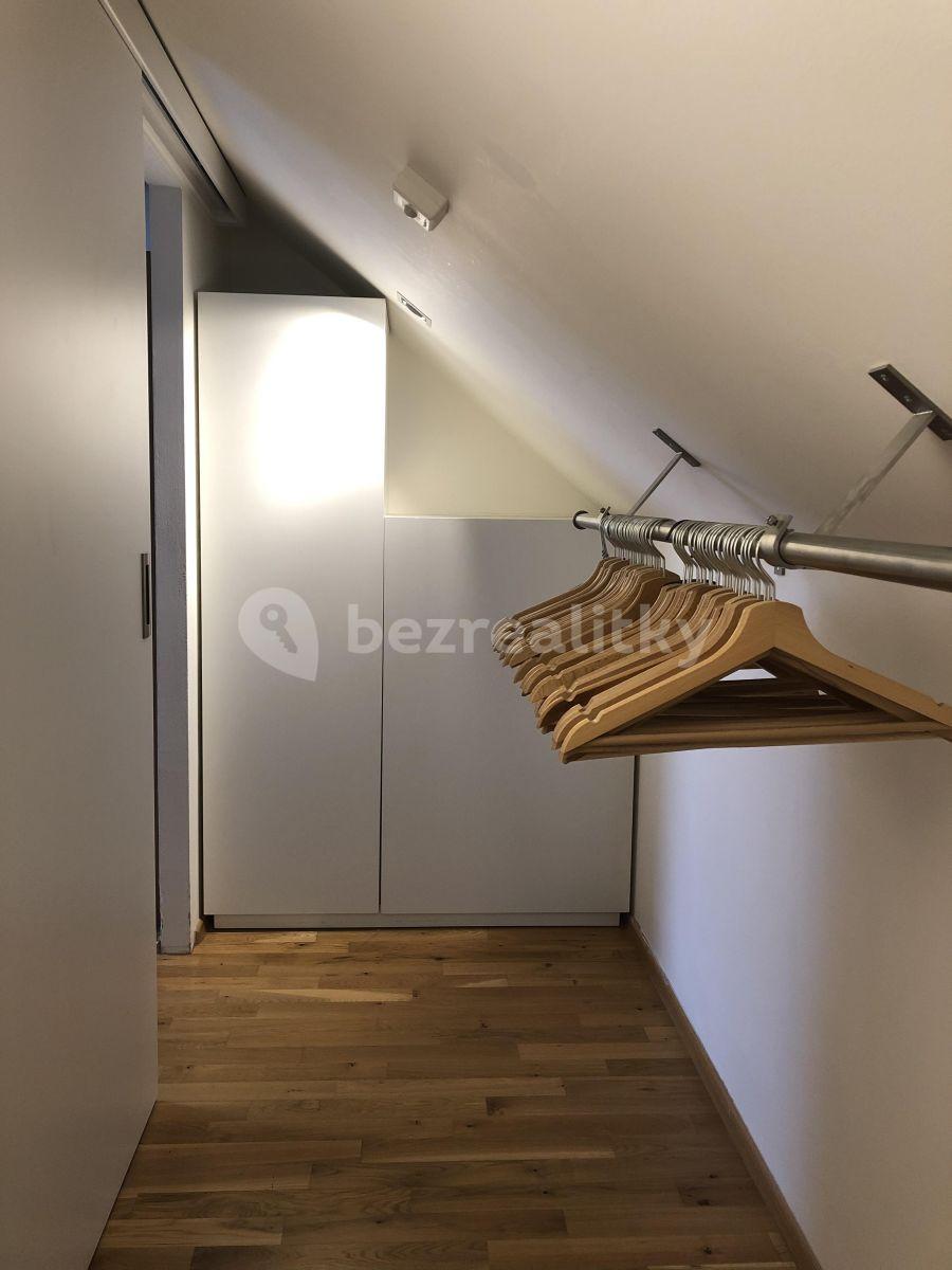 Prenájom bytu 2-izbový 80 m², Na žertvách, Praha, Praha