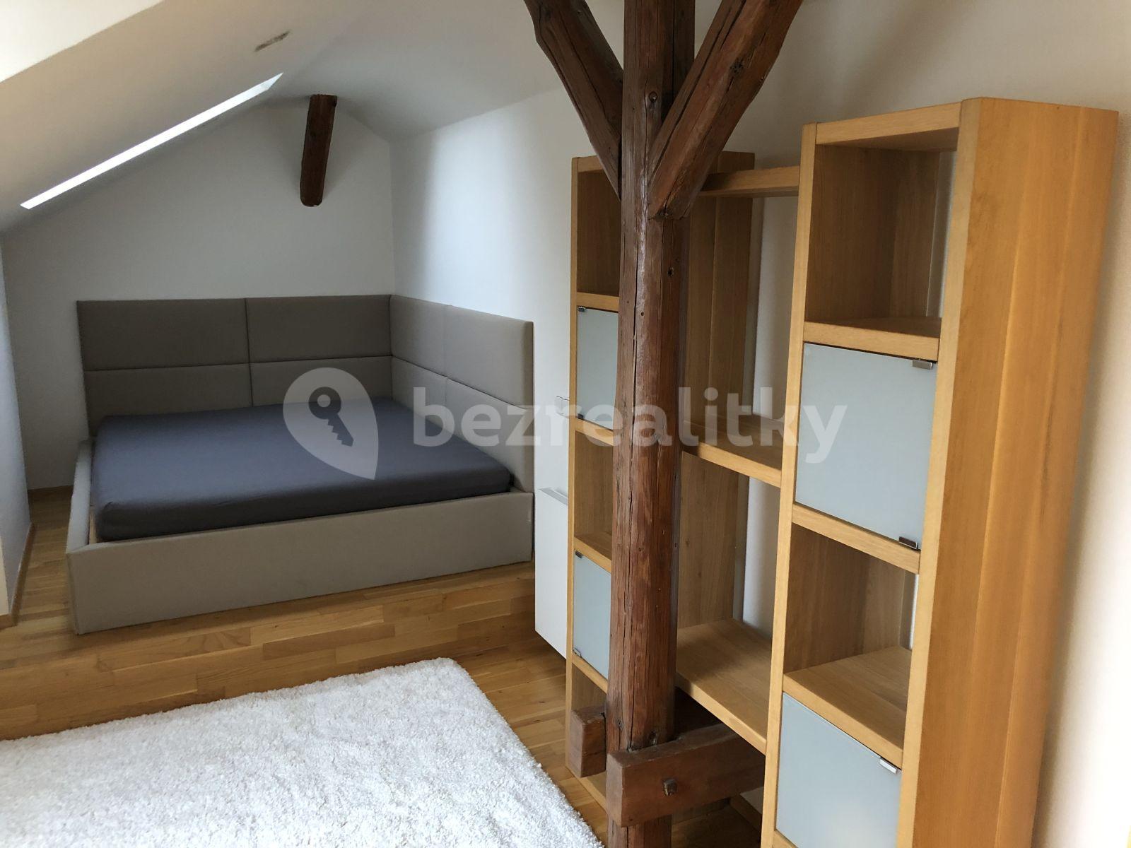 Prenájom bytu 2-izbový 80 m², Na žertvách, Praha, Praha