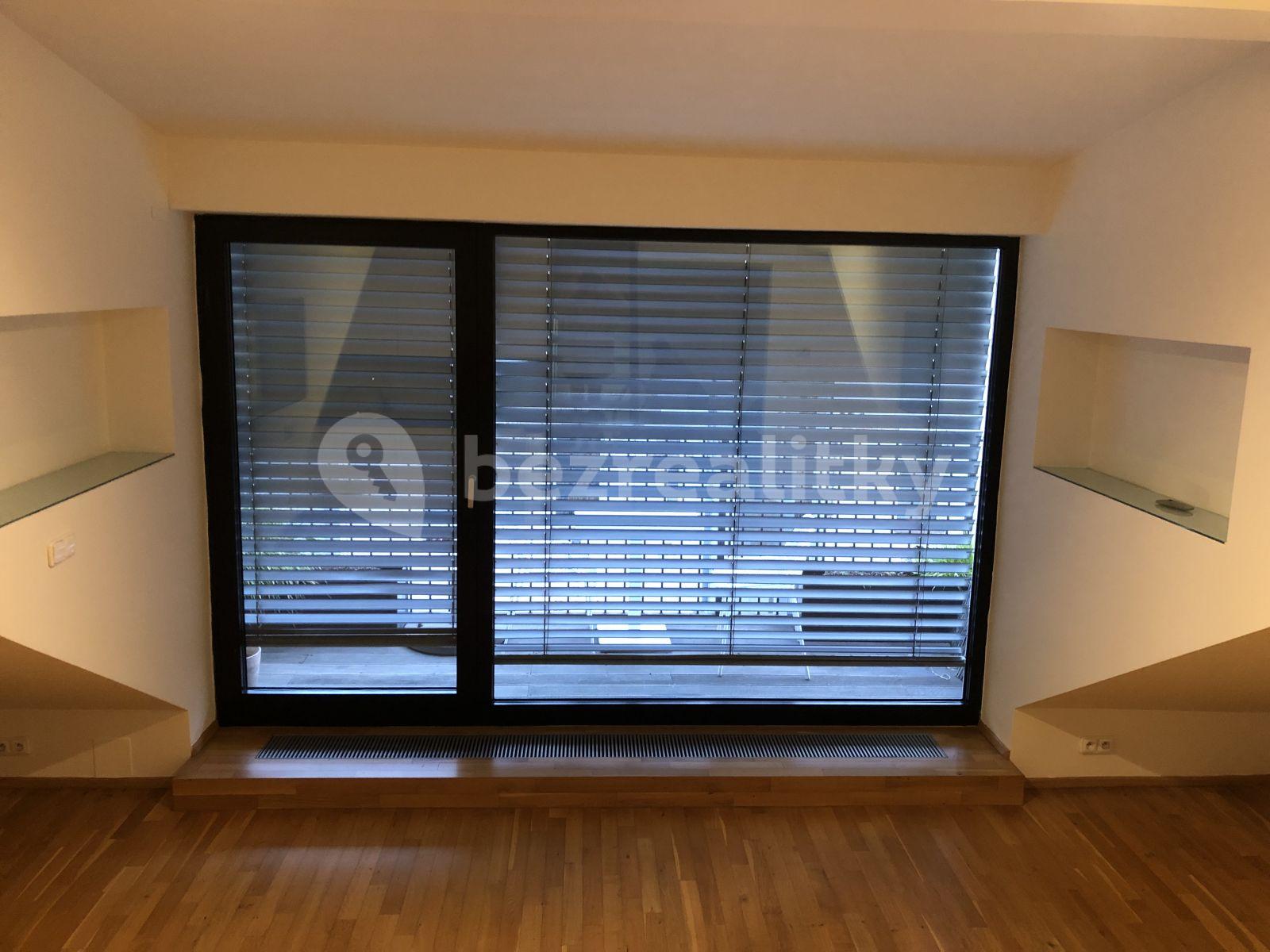 Prenájom bytu 2-izbový 80 m², Na žertvách, Praha, Praha