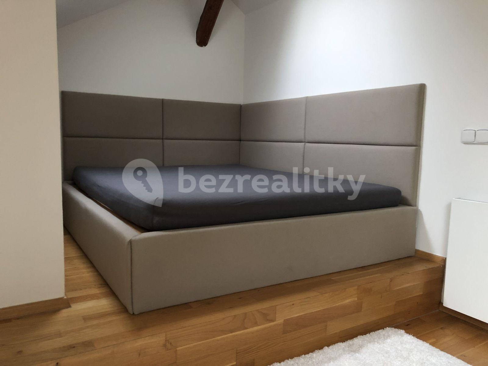 Prenájom bytu 2-izbový 80 m², Na žertvách, Praha, Praha