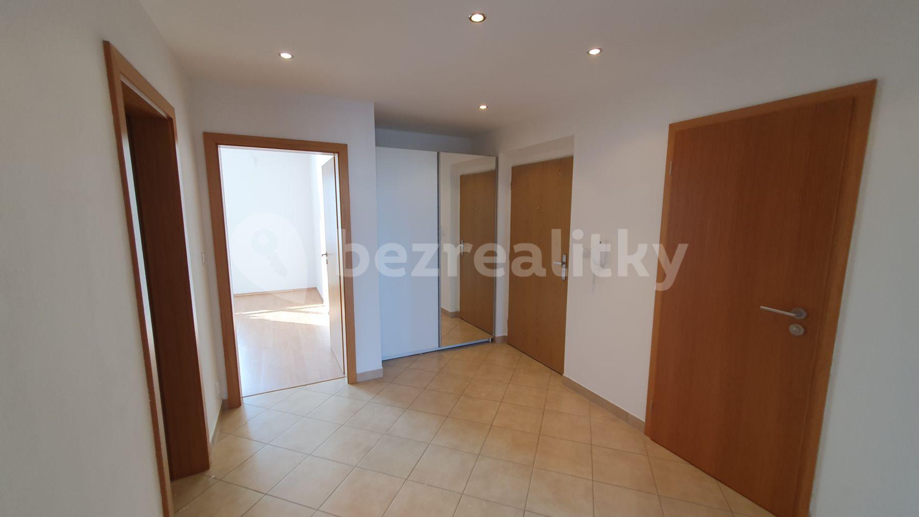 Prenájom bytu 3-izbový 103 m², Sazovická, Praha, Praha