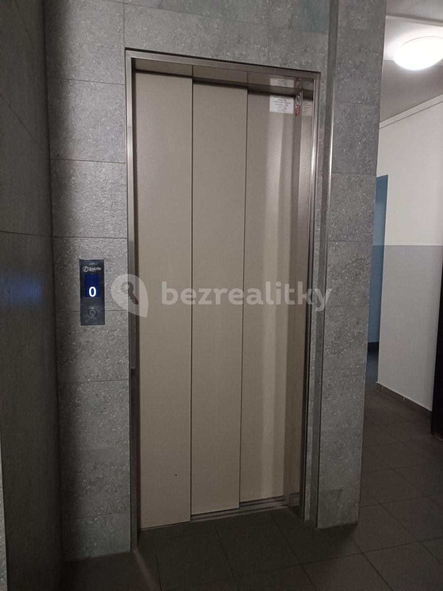 Prenájom bytu 3-izbový 67 m², Rezlerova, Praha, Praha