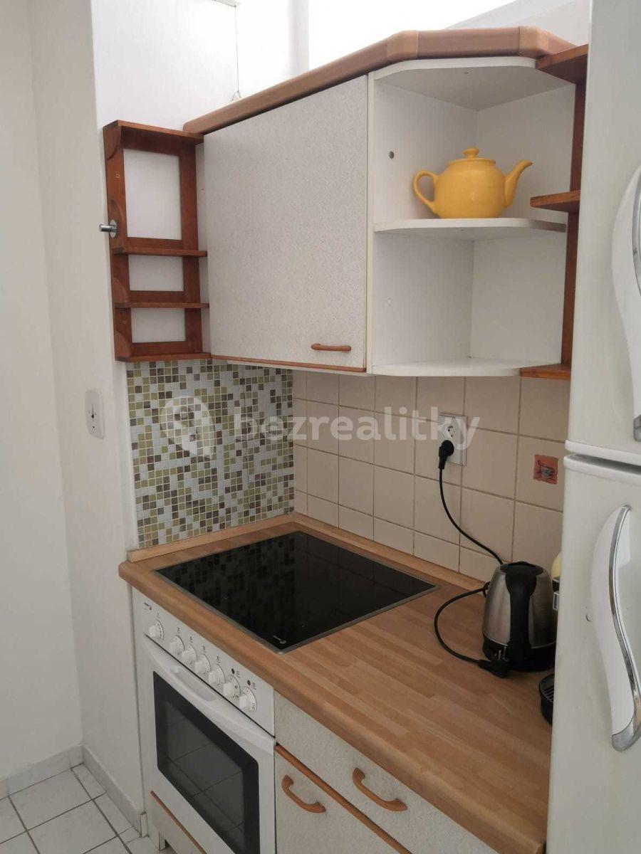 Prenájom bytu 1-izbový 54 m², Praha, Praha