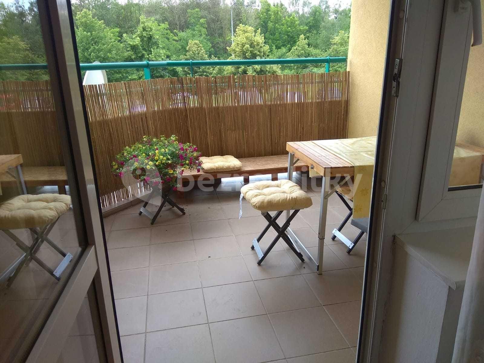 Prenájom bytu 1-izbový 54 m², Praha, Praha