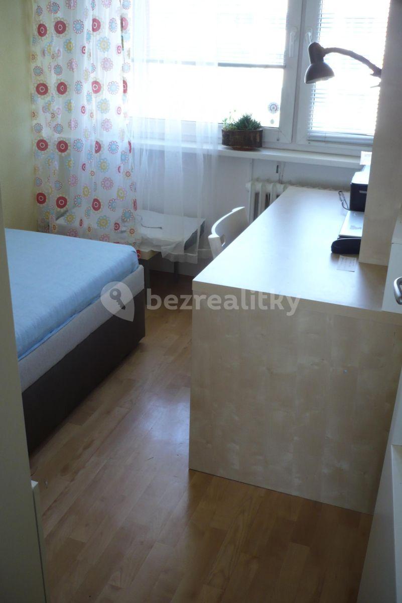 Prenájom bytu 3-izbový 60 m², Veltruská, Praha, Praha