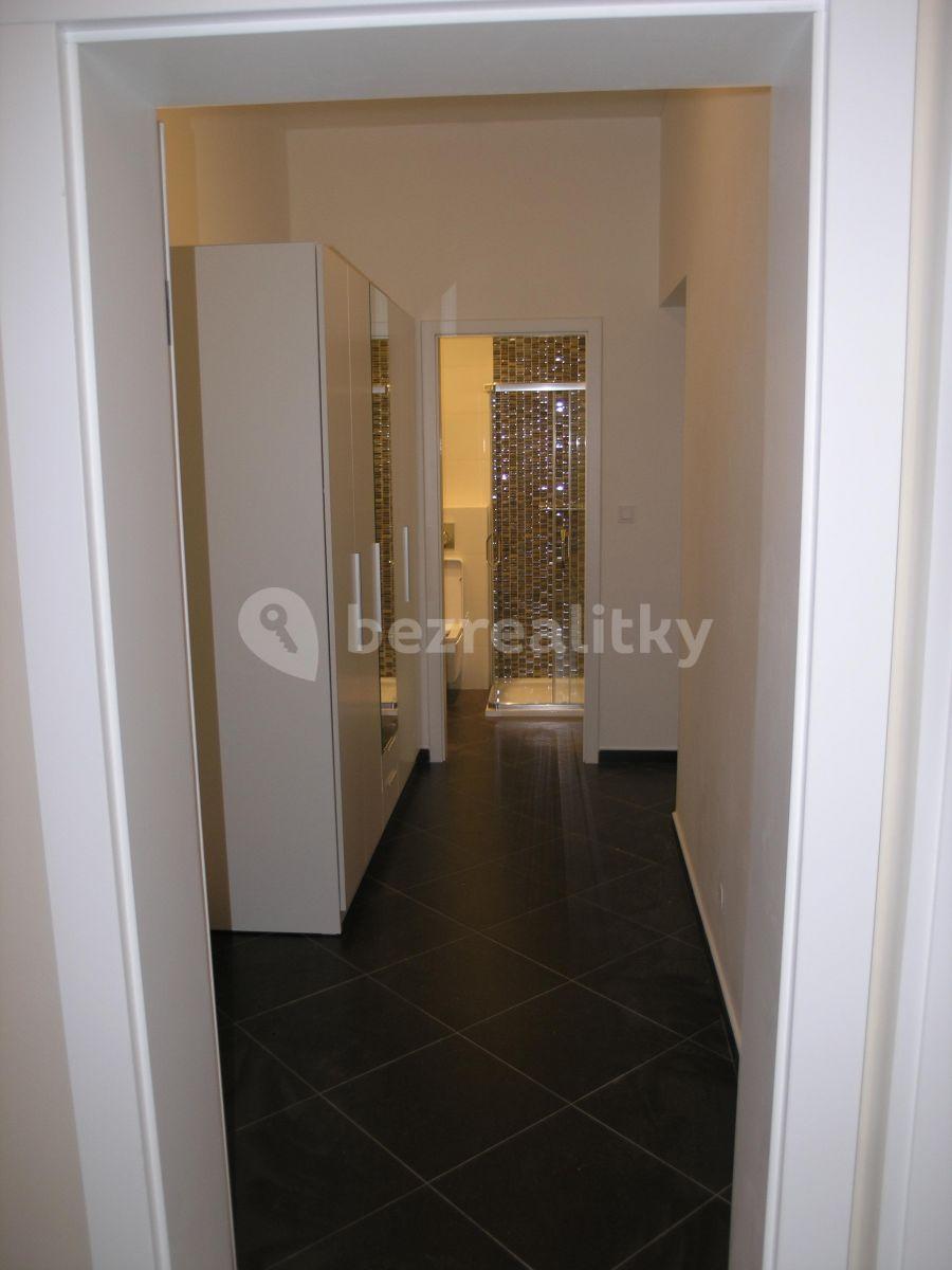 Prenájom bytu 1-izbový 34 m², Šimáčkova, Praha, Praha