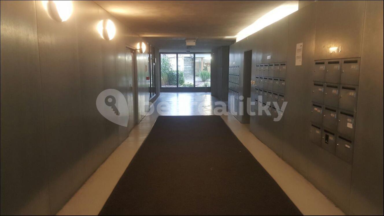 Prenájom bytu 2-izbový 55 m², Štítného, Praha, Praha