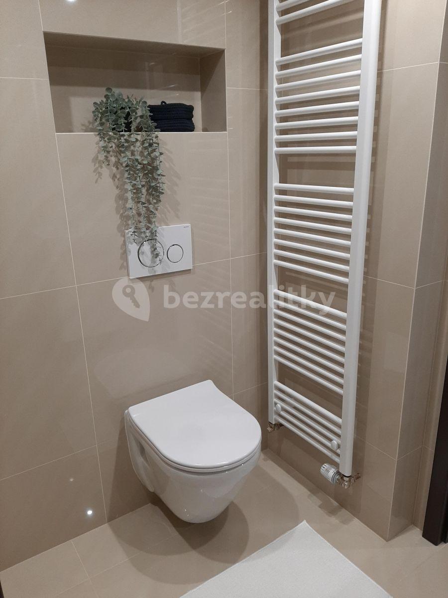 Prenájom bytu Garsoniéra 25 m², Nuselská, Praha, Praha