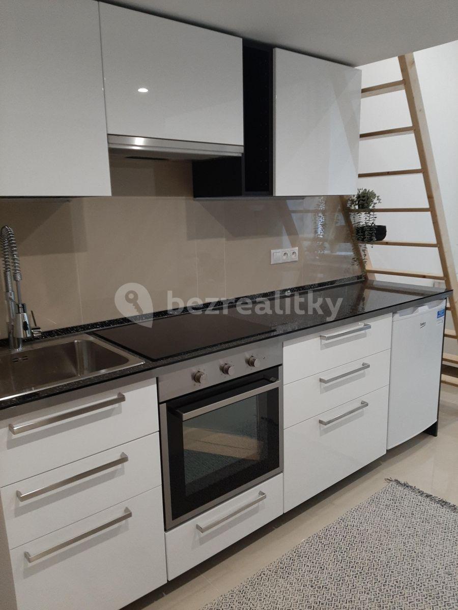 Prenájom bytu Garsoniéra 25 m², Nuselská, Praha, Praha