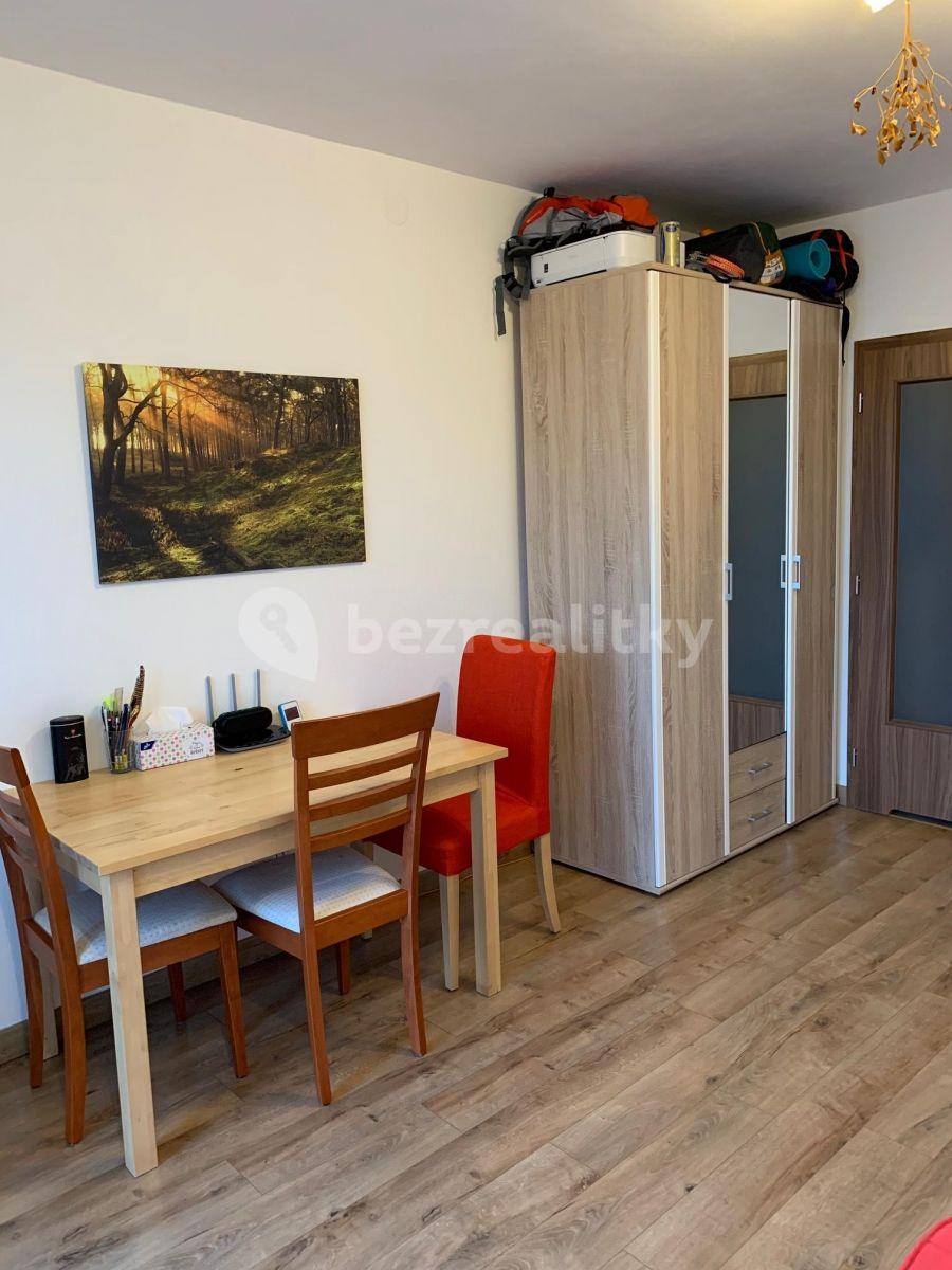 Prenájom bytu 1-izbový 33 m², Polní, Zdiby, Středočeský kraj