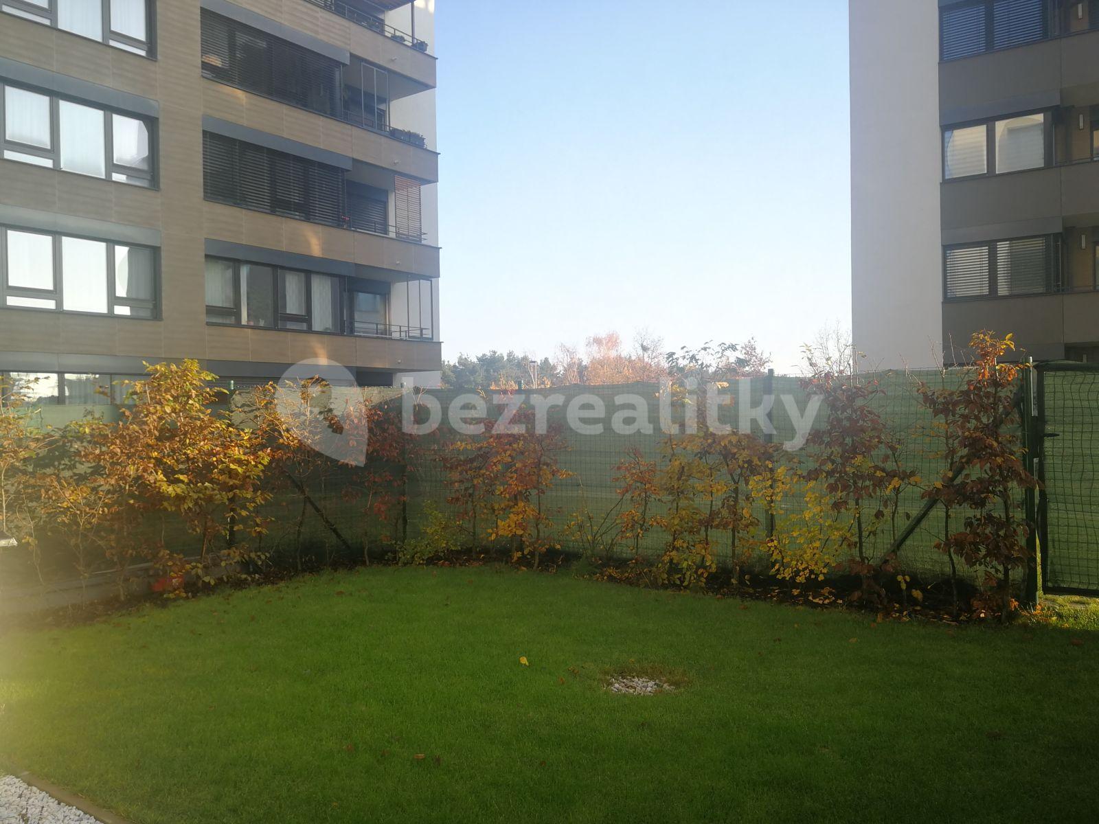 Prenájom bytu 2-izbový 57 m², Marciho, Praha, Praha