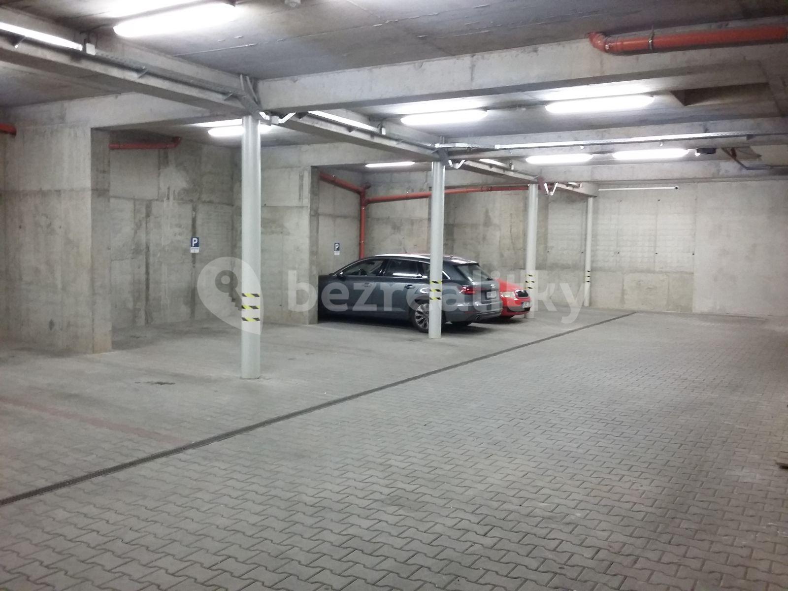 Prenájom garáže 15 m², Plzeňská, Praha, Praha