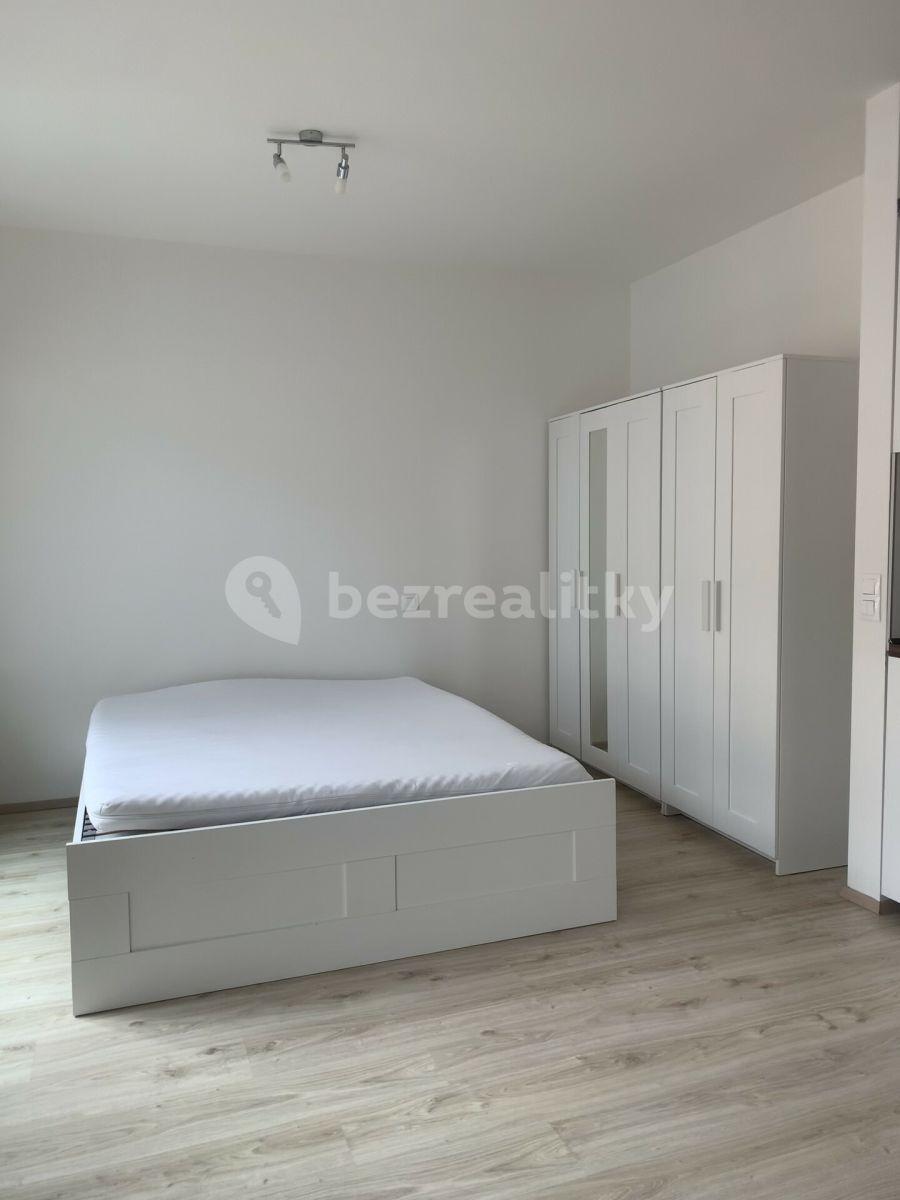 Prenájom bytu 1-izbový 53 m², Adamova, Praha, Praha