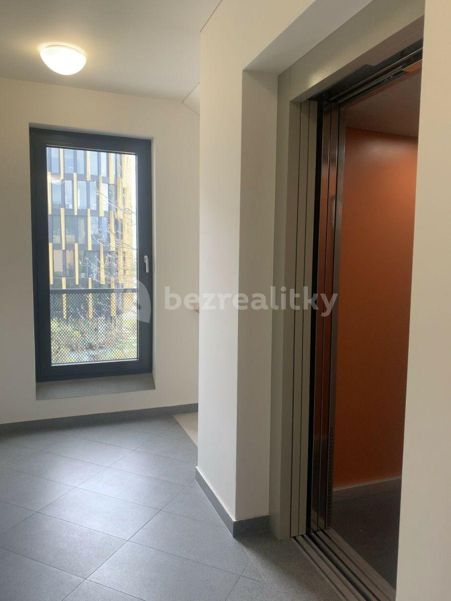 Prenájom bytu 1-izbový 53 m², Adamova, Praha, Praha