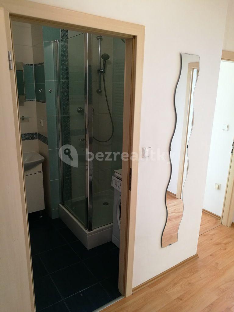 Prenájom bytu 3-izbový 72 m², Cyprichova, Praha, Praha