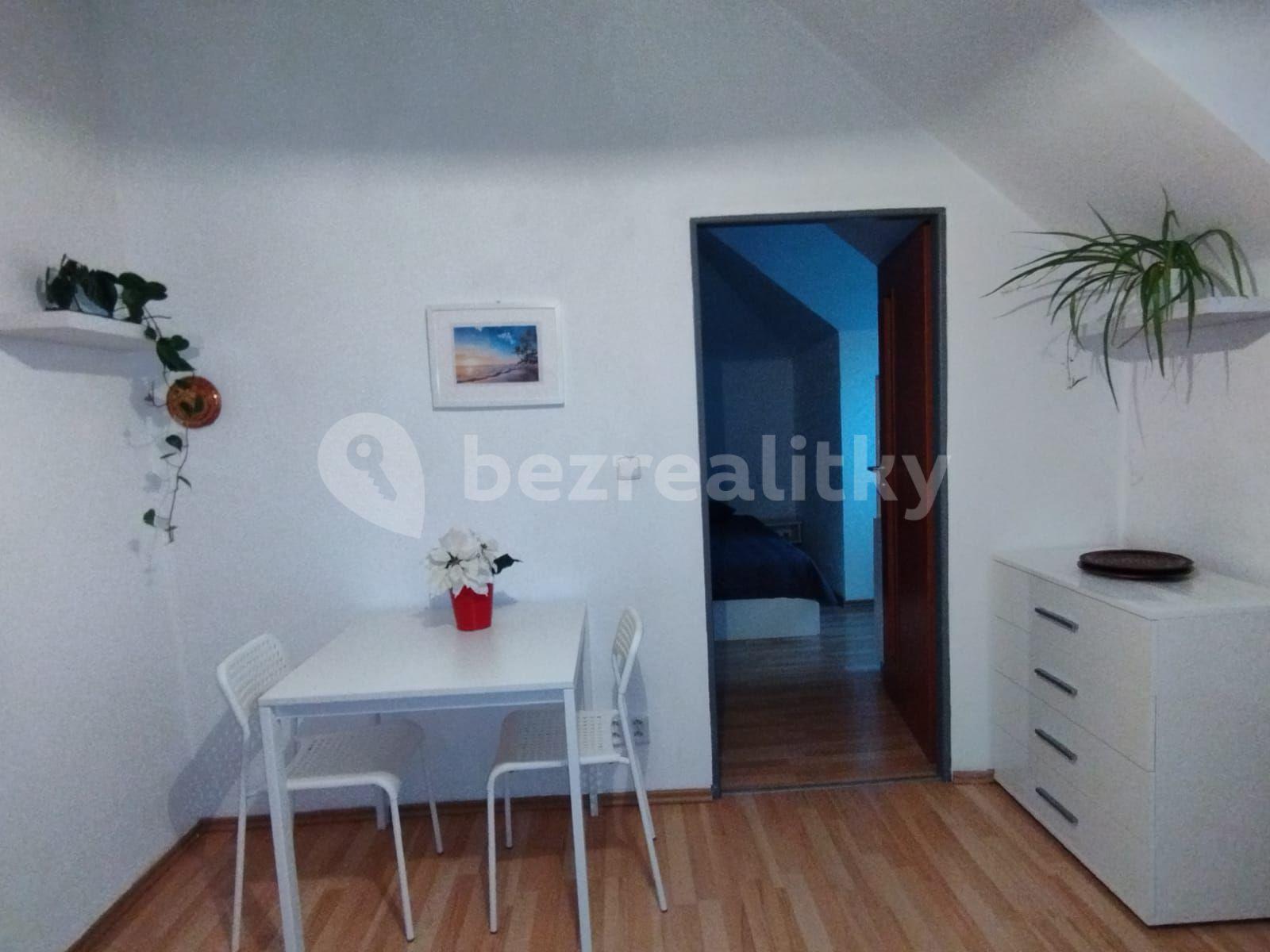 Prenájom bytu 2-izbový 36 m², Na Okraji, Praha, Praha