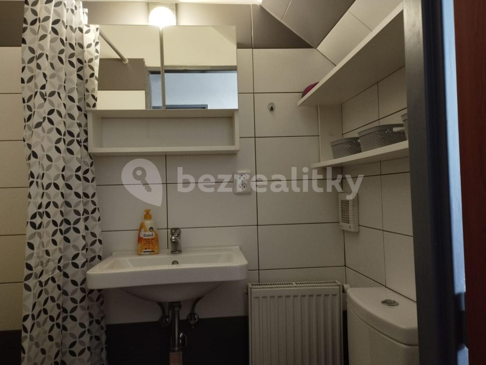 Prenájom bytu 2-izbový 36 m², Na Okraji, Praha, Praha