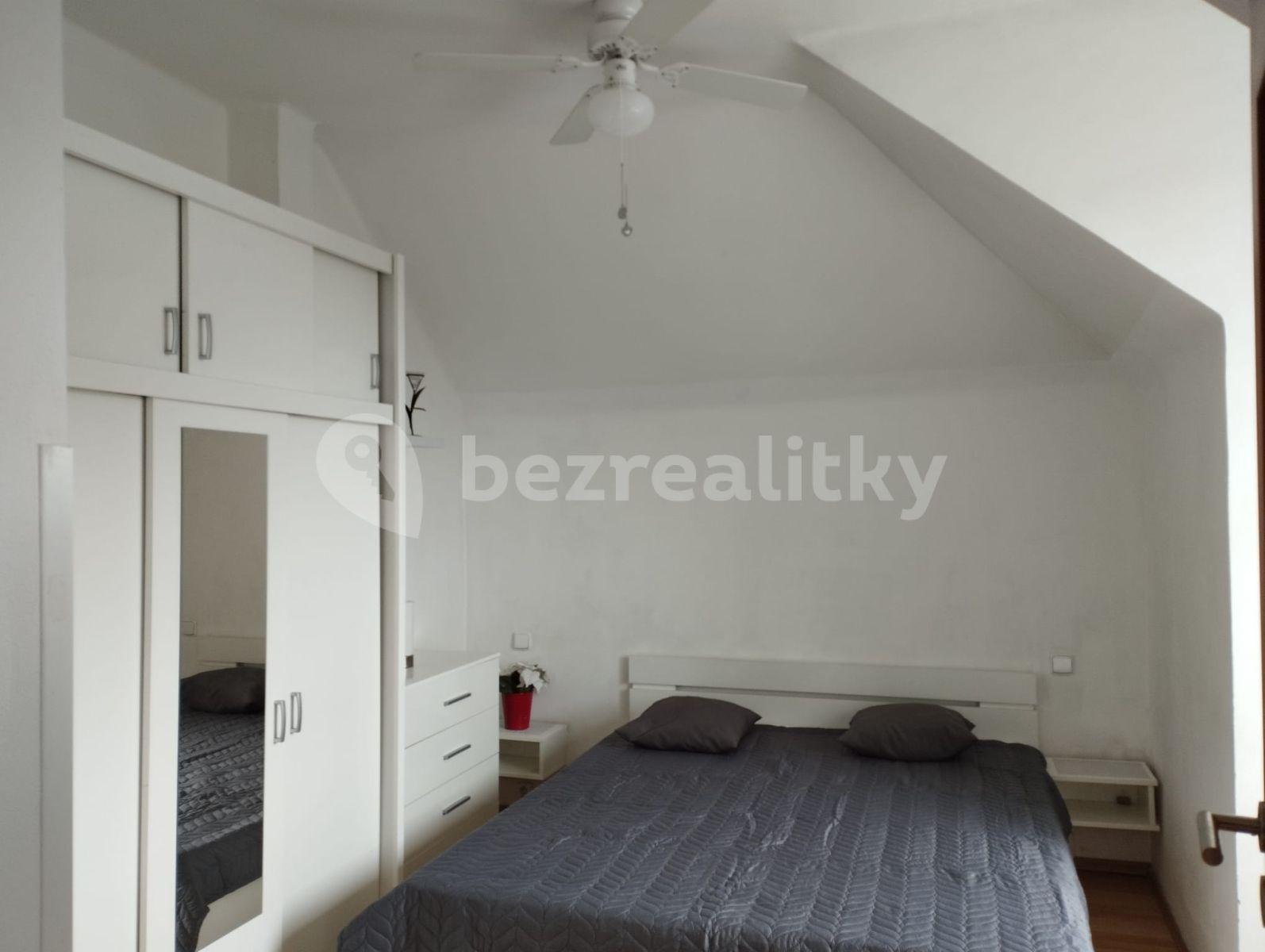 Prenájom bytu 2-izbový 36 m², Na Okraji, Praha, Praha