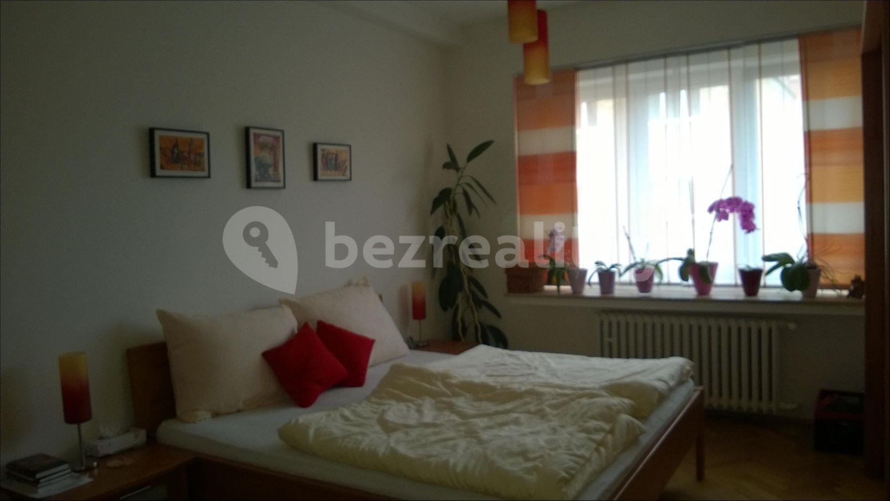 Prenájom bytu 3-izbový 68 m², Prachnerova, Praha, Praha