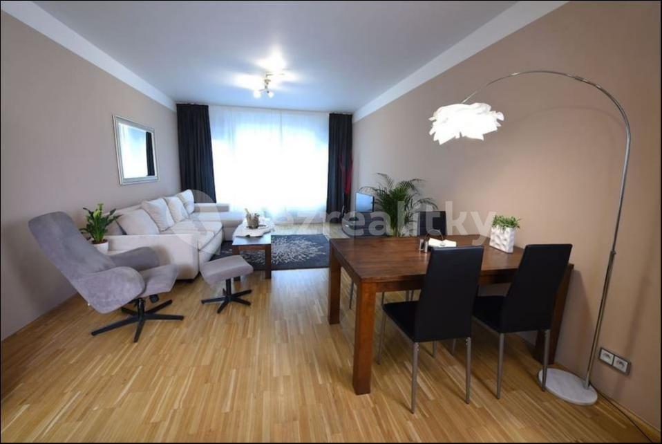 Prenájom bytu 2-izbový 77 m², Rohanské nábřeží, Praha, Praha