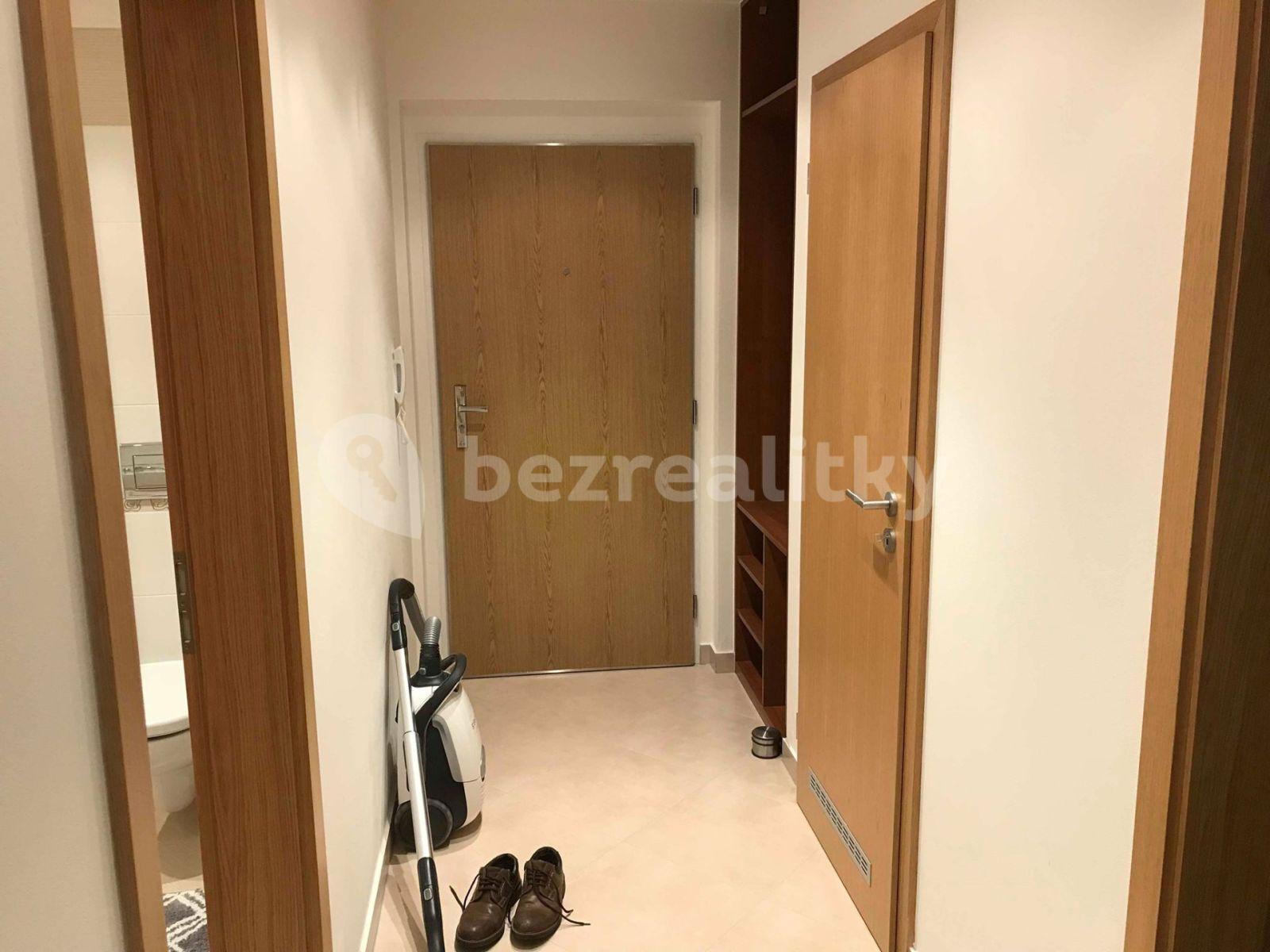 Prenájom bytu 2-izbový 56 m², Modenská, Praha, Praha