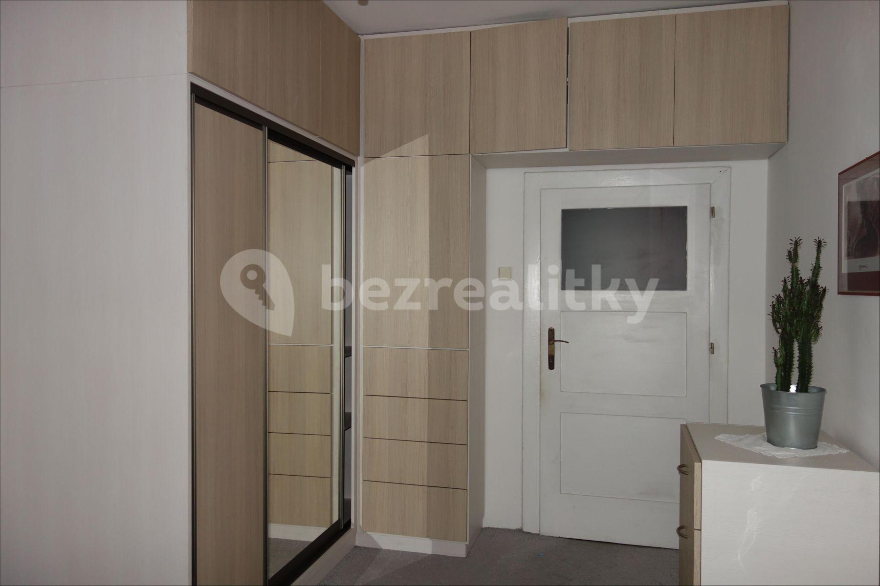 Prenájom bytu 2-izbový 42 m², Biskupcova, Praha, Praha