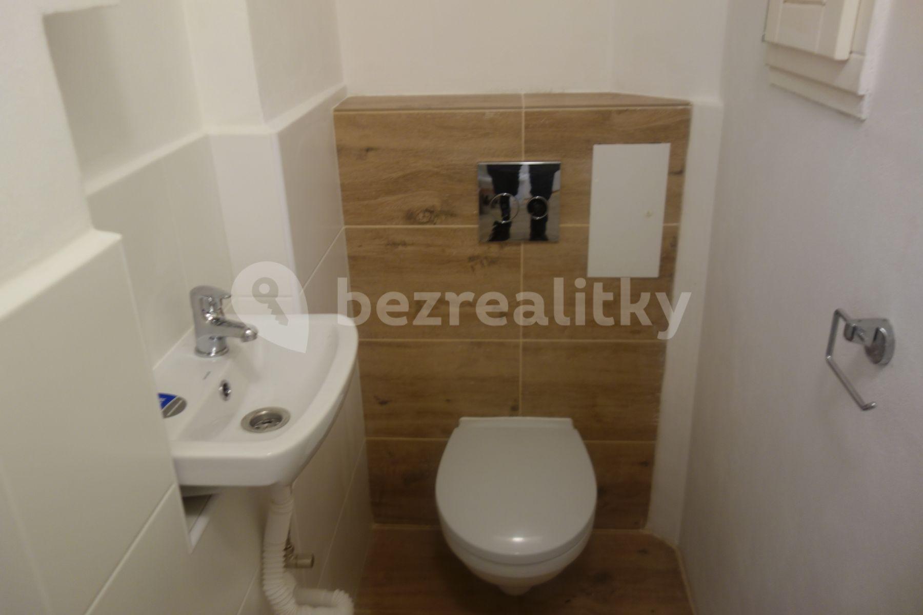 Prenájom bytu 2-izbový 42 m², Biskupcova, Praha, Praha