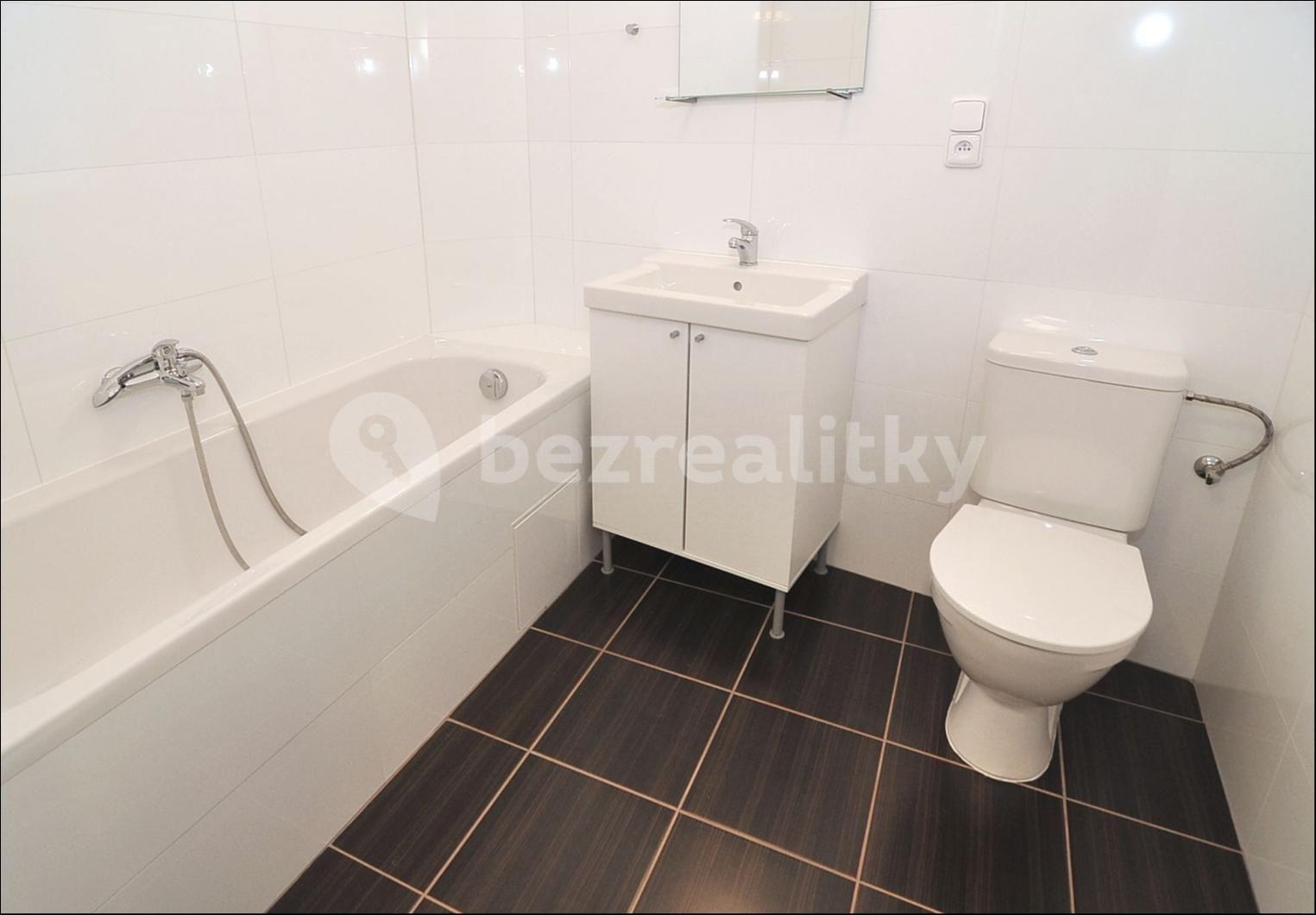 Prenájom bytu 2-izbový 50 m², Přístavní, Praha, Praha