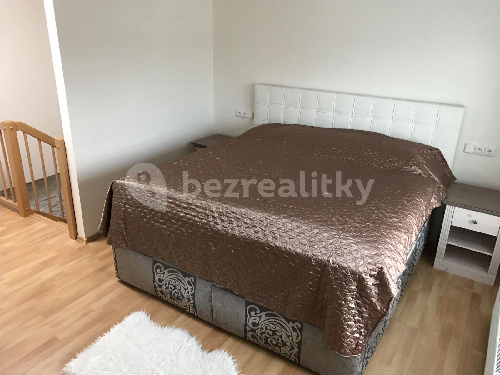 Prenájom bytu 3-izbový 85 m², Drahobejlova, Praha, Praha