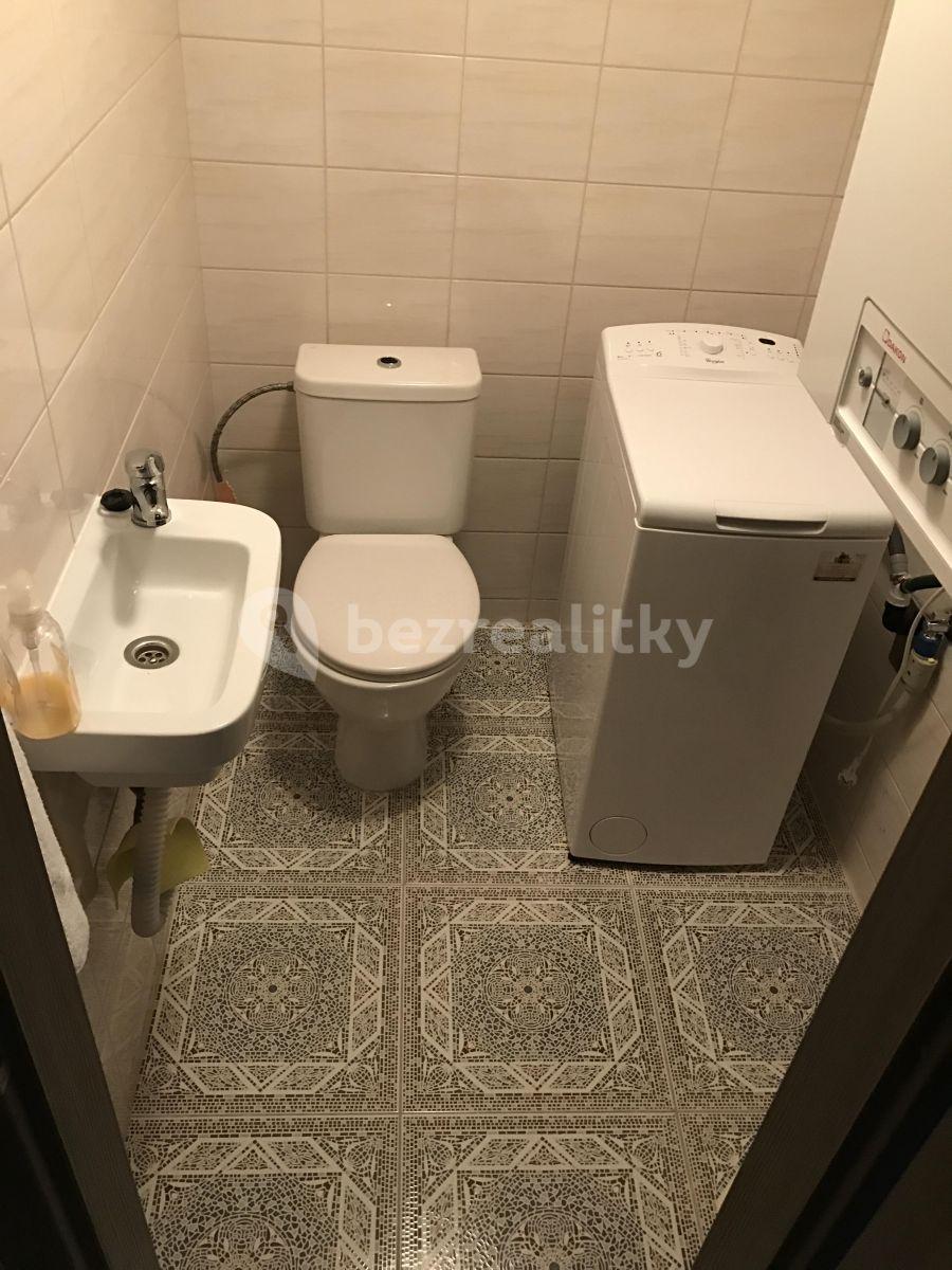 Prenájom bytu 3-izbový 85 m², Drahobejlova, Praha, Praha